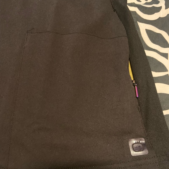 Aero Women’s a scrub Top - Picture 6 of 6